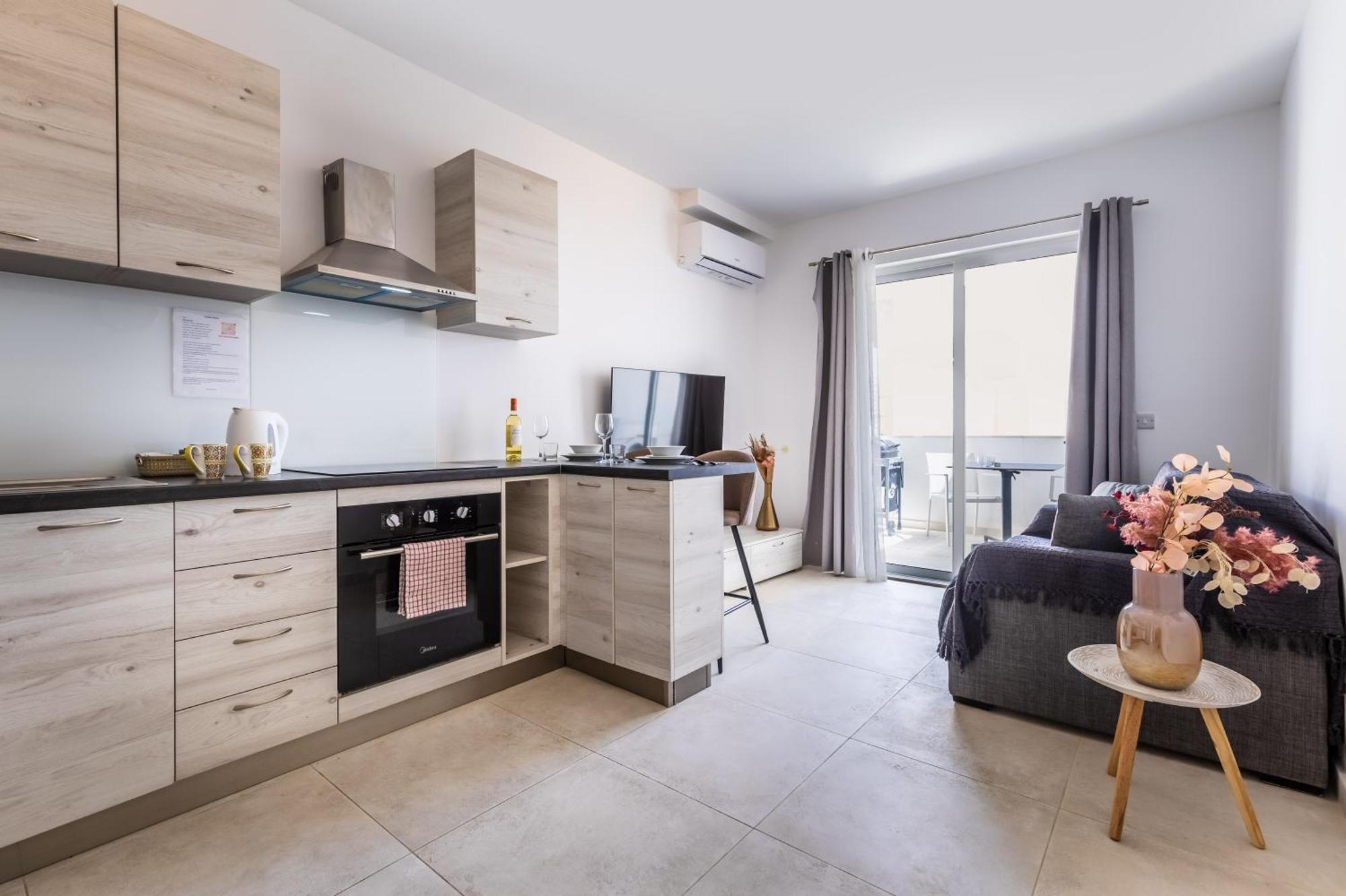 Kunsu'S Apartment 5 Min Walk From St Julians San Ġwann Esterno foto